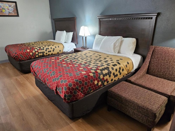 Econo Lodge Biltmore image 14